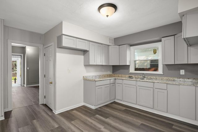 2630 Girard Avenue N, Minneapolis, MN 55411