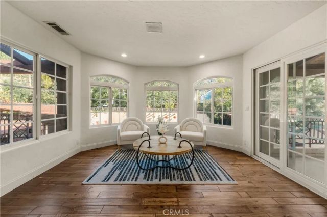 828 S Sunset Canyon, Burbank, CA 91501