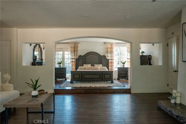 828 S Sunset Canyon, Burbank, CA 91501