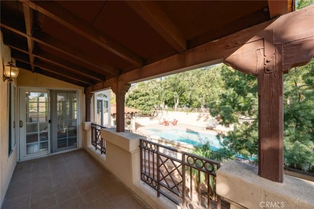 828 S Sunset Canyon, Burbank, CA 91501