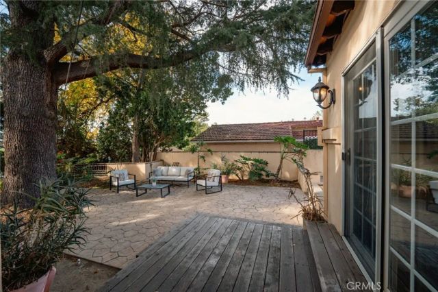 828 S Sunset Canyon, Burbank, CA 91501