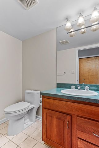 3020 Rivers Edge Drive, Wayne City, MI 48184