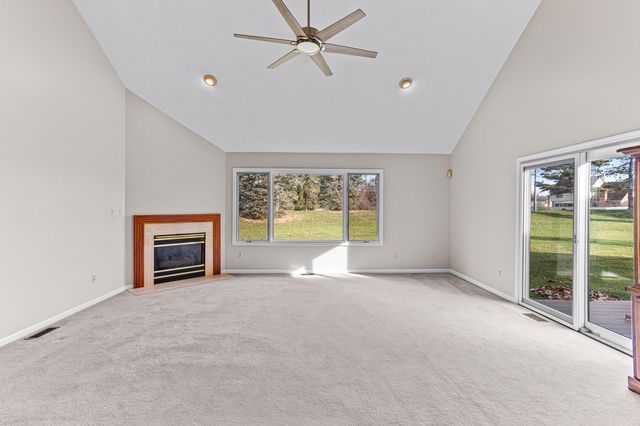 3020 Rivers Edge Drive, Wayne City, MI 48184