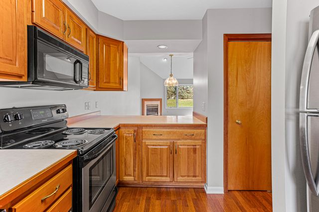 3020 Rivers Edge Drive, Wayne City, MI 48184