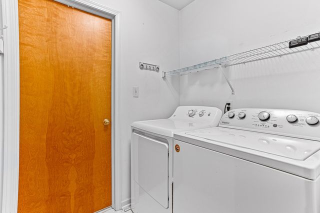 3020 Rivers Edge Drive, Wayne City, MI 48184