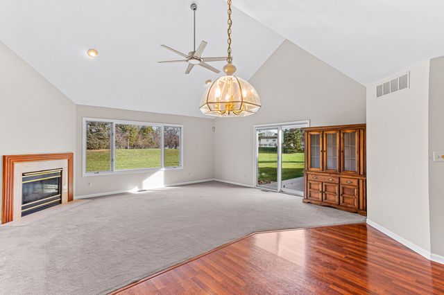 3020 Rivers Edge Drive, Wayne City, MI 48184