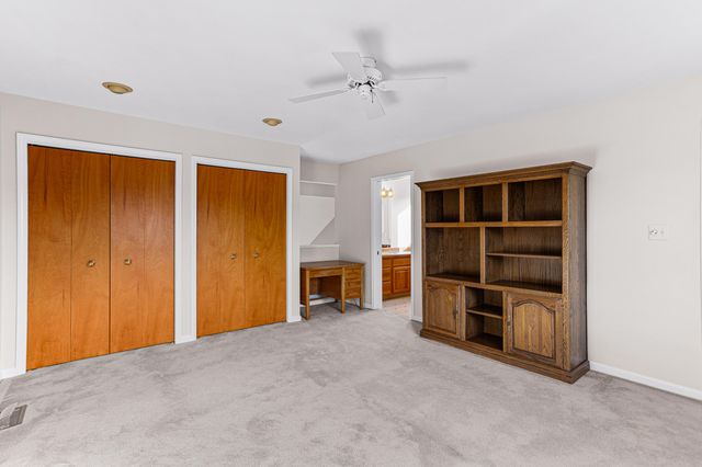 3020 Rivers Edge Drive, Wayne City, MI 48184