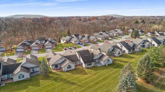 3020 Rivers Edge Drive, Wayne City, MI 48184