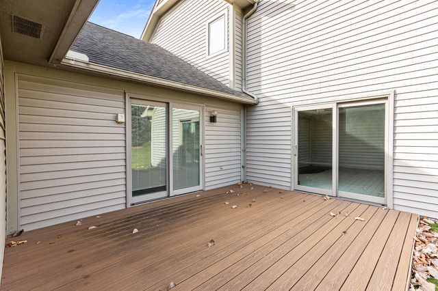 3020 Rivers Edge Drive, Wayne City, MI 48184