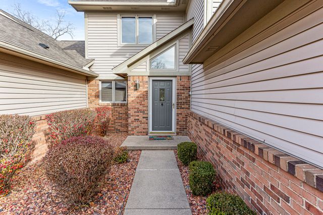 3020 Rivers Edge Drive, Wayne City, MI 48184
