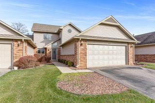 3020 Rivers Edge Drive, Wayne City, MI 48184