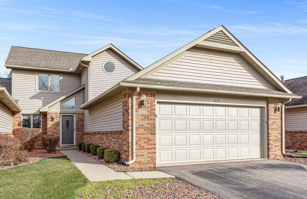 3020 Rivers Edge Drive, Wayne City, MI 48184