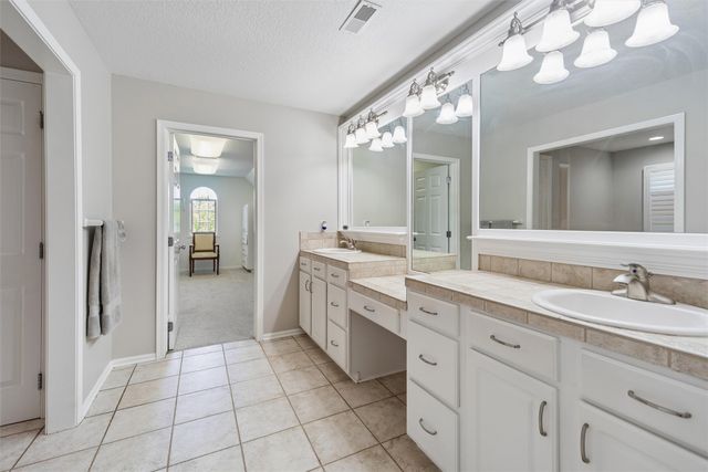 3521 133rd Way, Urbandale, IA 50323