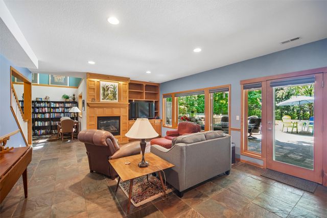 3521 133rd Way, Urbandale, IA 50323