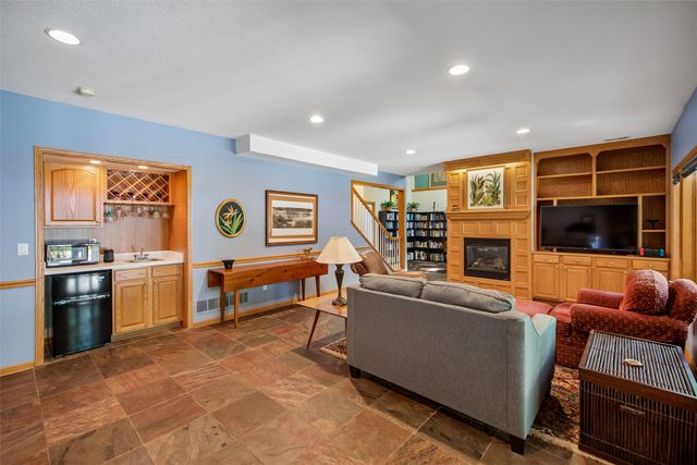 3521 133rd Way, Urbandale, IA 50323