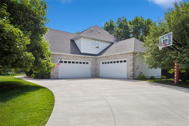 3521 133rd Way, Urbandale, IA 50323