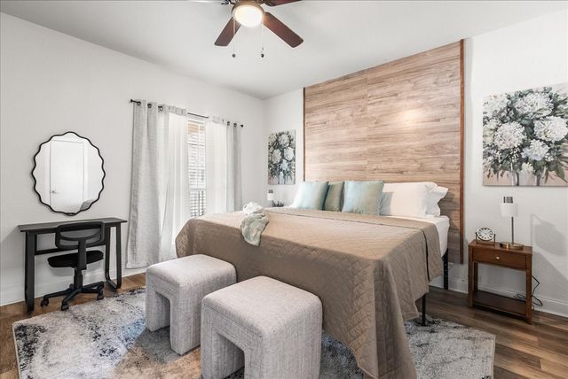 1803 N Winnetka Avenue, Dallas, TX 75208