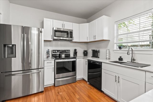 1803 N Winnetka Avenue, Dallas, TX 75208