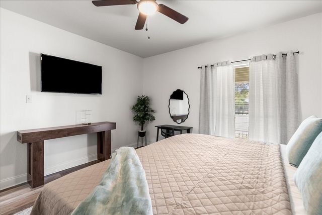 1803 N Winnetka Avenue, Dallas, TX 75208