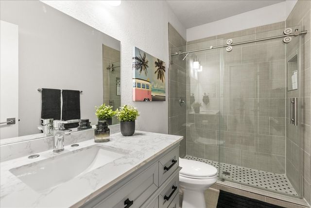 1803 N Winnetka Avenue, Dallas, TX 75208