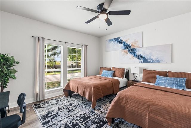 1803 N Winnetka Avenue, Dallas, TX 75208