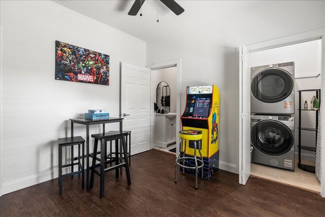 1803 N Winnetka Avenue, Dallas, TX 75208
