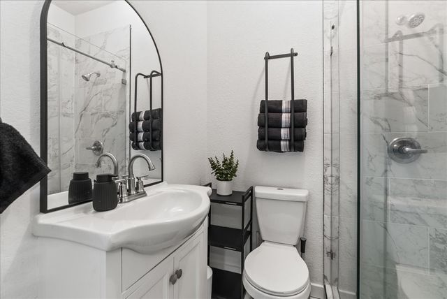 1803 N Winnetka Avenue, Dallas, TX 75208