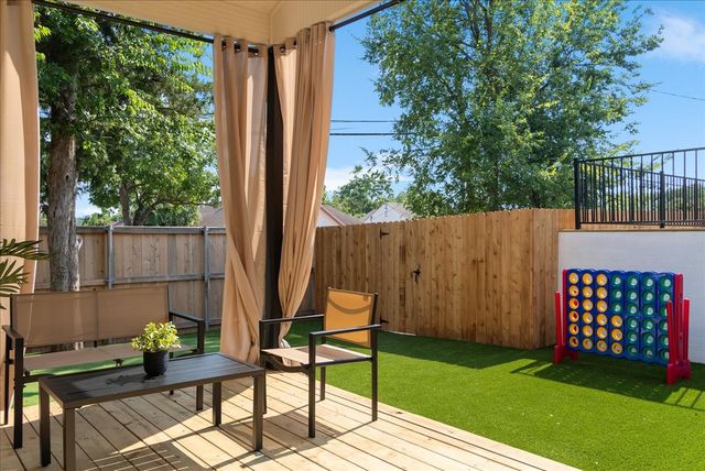 1803 N Winnetka Avenue, Dallas, TX 75208