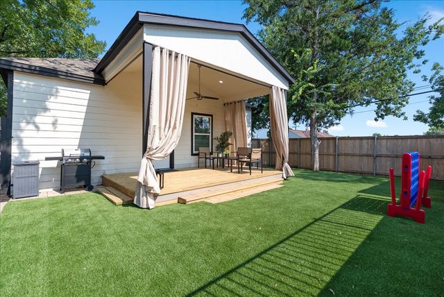 1803 N Winnetka Avenue, Dallas, TX 75208
