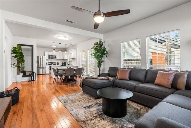1803 N Winnetka Avenue, Dallas, TX 75208