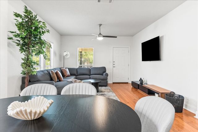 1803 N Winnetka Avenue, Dallas, TX 75208
