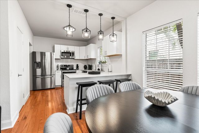 1803 N Winnetka Avenue, Dallas, TX 75208