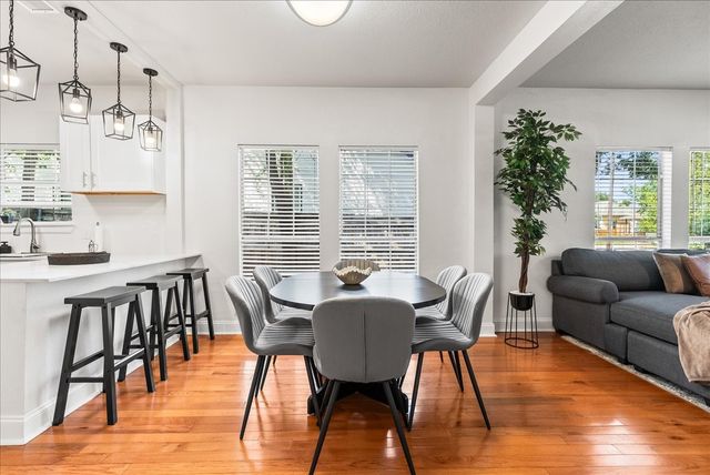 1803 N Winnetka Avenue, Dallas, TX 75208