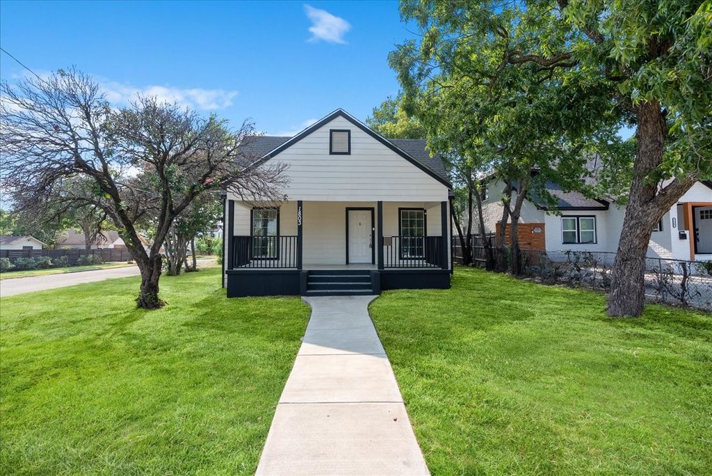1803 N Winnetka Avenue, Dallas, TX 75208