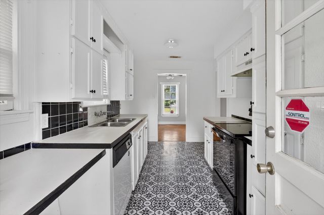3208 Sandage Avenue, Fort Worth, TX 76109