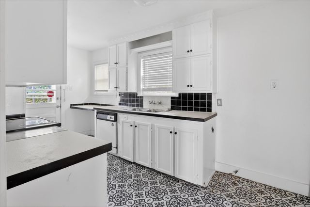 3208 Sandage Avenue, Fort Worth, TX 76109