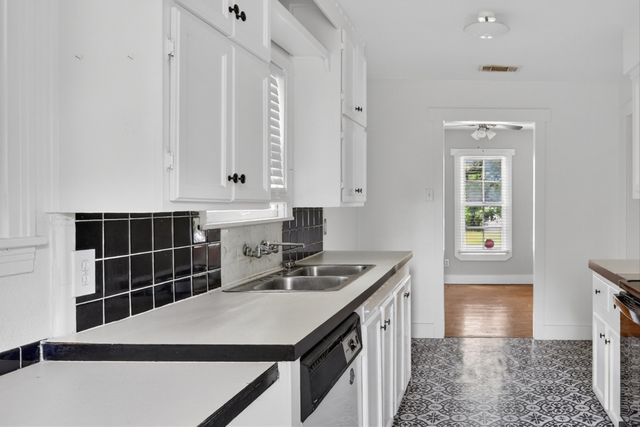 3208 Sandage Avenue, Fort Worth, TX 76109