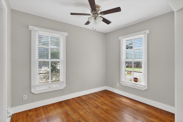 3208 Sandage Avenue, Fort Worth, TX 76109