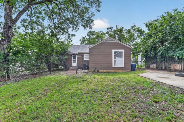 3208 Sandage Avenue, Fort Worth, TX 76109
