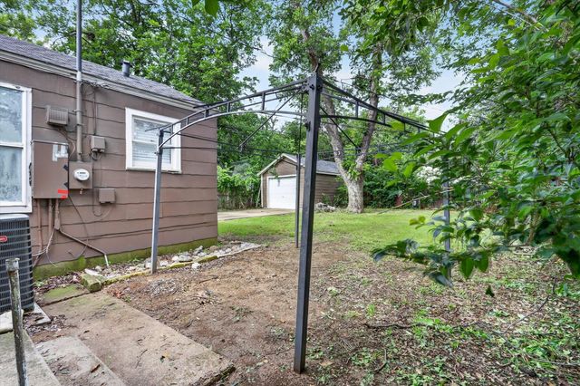 3208 Sandage Avenue, Fort Worth, TX 76109