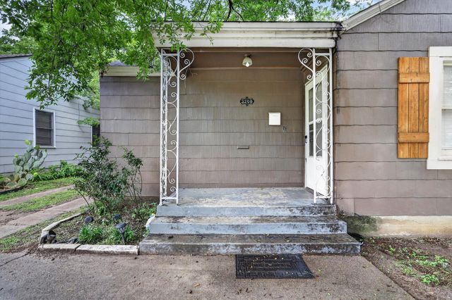 3208 Sandage Avenue, Fort Worth, TX 76109