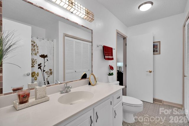 1300 Larchmont Place 504, Salisbury, NC 28144