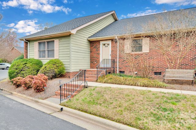 1300 Larchmont Place 504, Salisbury, NC 28144