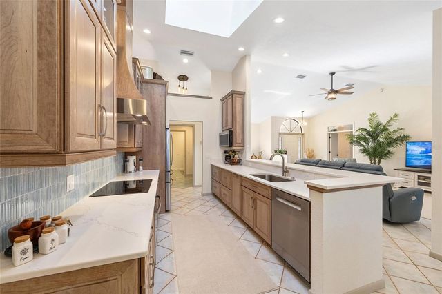 19349 SW 90TH LANE ROAD, Dunnellon, FL 34432