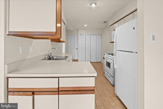 36--D NEEDHAM WAY, Princeton, NJ 08540