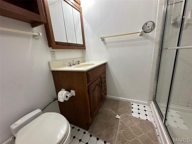 801 Stamper Lane, Godfrey, IL 62035