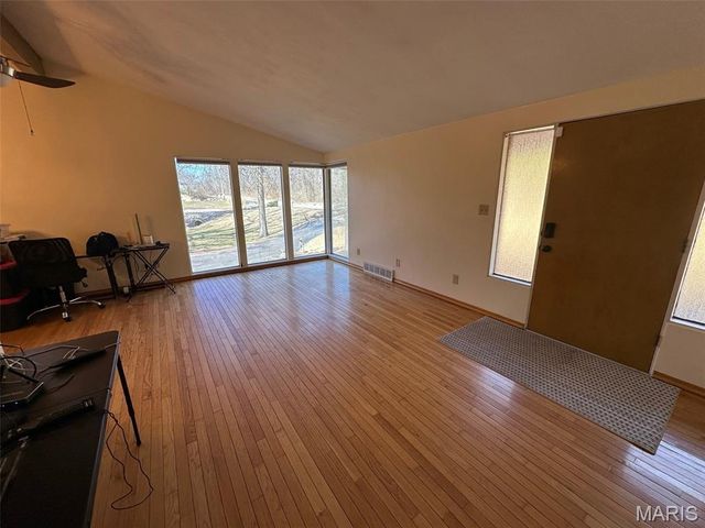 801 Stamper Lane, Godfrey, IL 62035