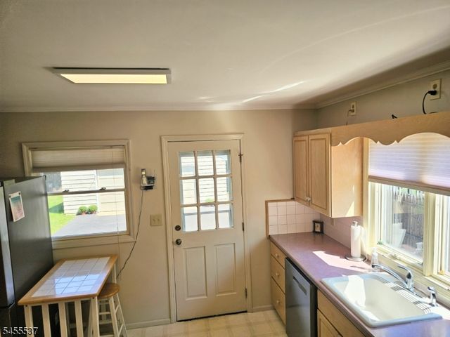 121 W Hanover Ave, Morris Plains Boro, NJ 07950