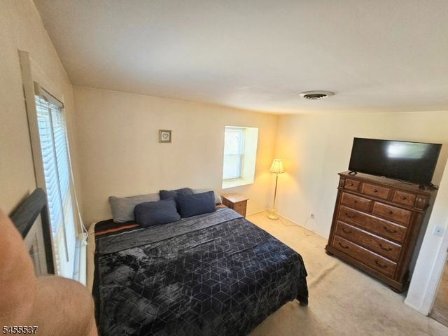 121 W Hanover Ave, Morris Plains Boro, NJ 07950