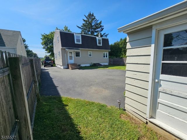 121 W Hanover Ave, Morris Plains Boro, NJ 07950
